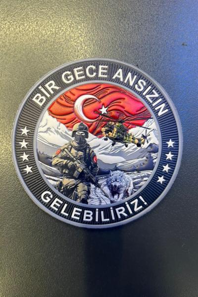 Bir Gece Ansızın Gelebiliriz Patch Beyaz